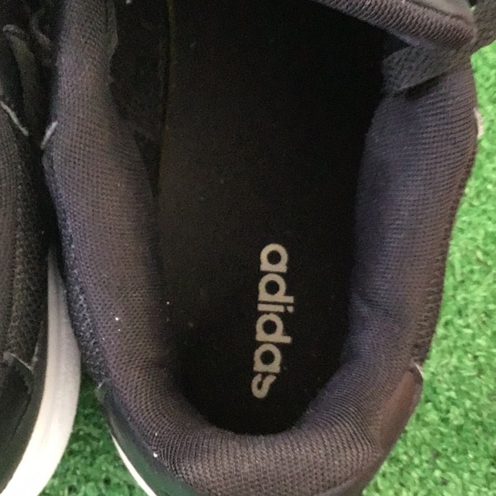 Adidas - Picture 8 of 9